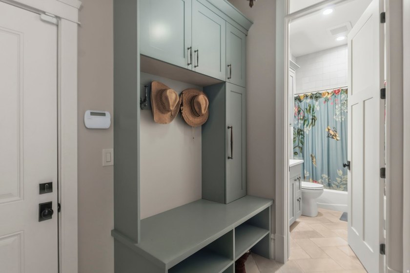 An exquisite custom estate where luxury, function, and serenity - photo 25