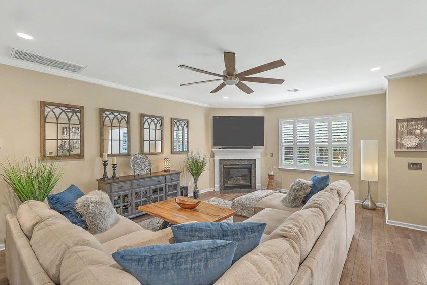 Welcome to the Oakfield neighborhood on Johns Island. Located - photo 6