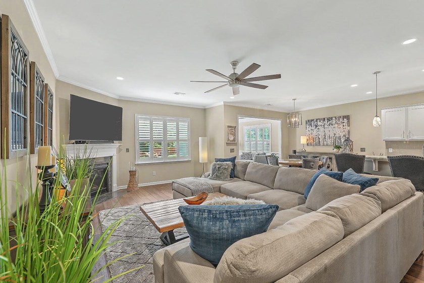 Welcome to the Oakfield neighborhood on Johns Island. Located - photo 8