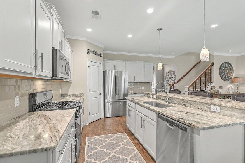 Welcome to the Oakfield neighborhood on Johns Island. Located - photo 10