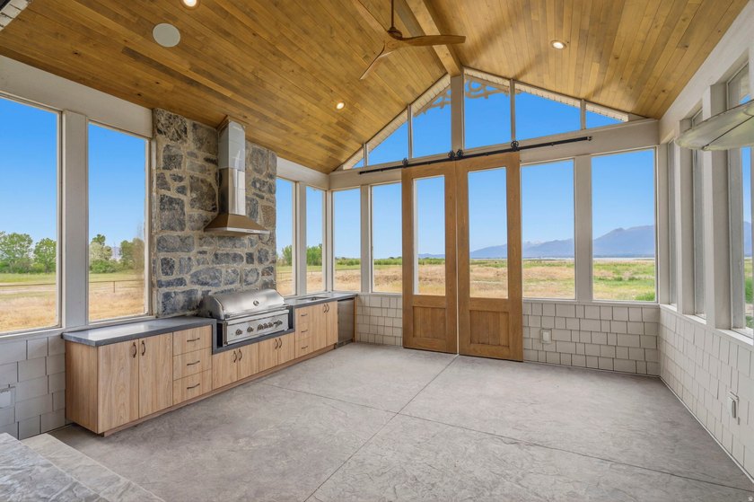 An exquisite custom estate where luxury, function, and serenity - photo 50