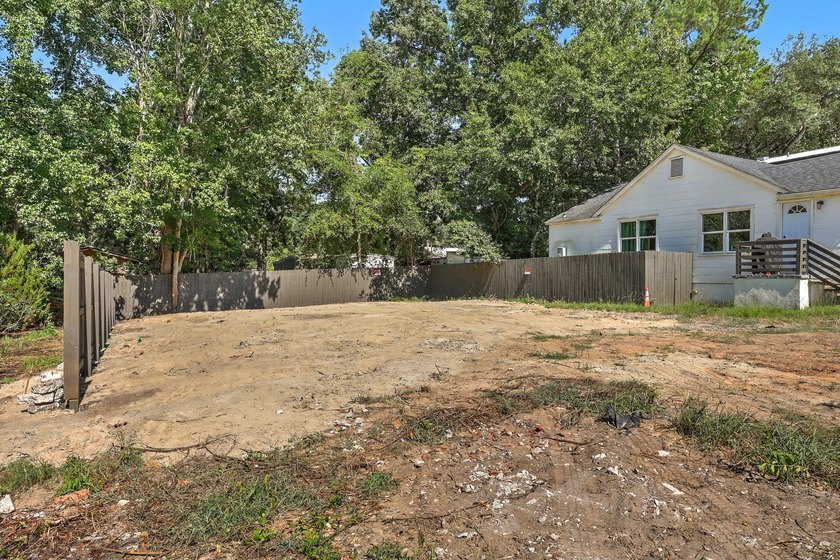 Excellent location! Schools nearby.Clean Lot ready for the Buyer - photo 6