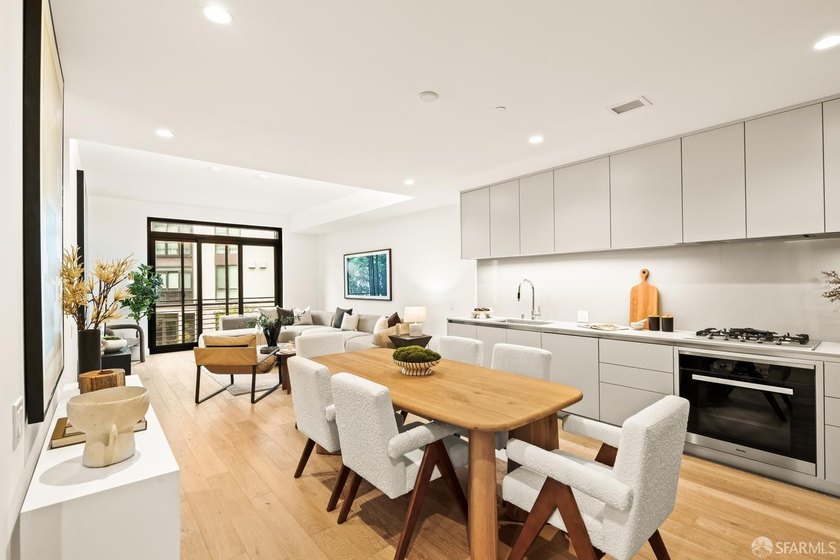 The Residences at Yerba Buena Island offer a rare opportunity to - photo 8