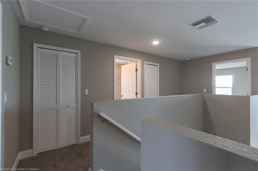 Like-New Luxury Lakefront Townhome - 4BR / 3.5BA / 3 Levels - - photo 34