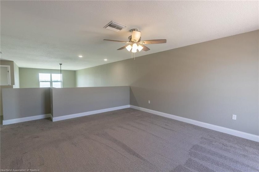 Like-New Luxury Lakefront Townhome - 4BR / 3.5BA / 3 Levels - - photo 35