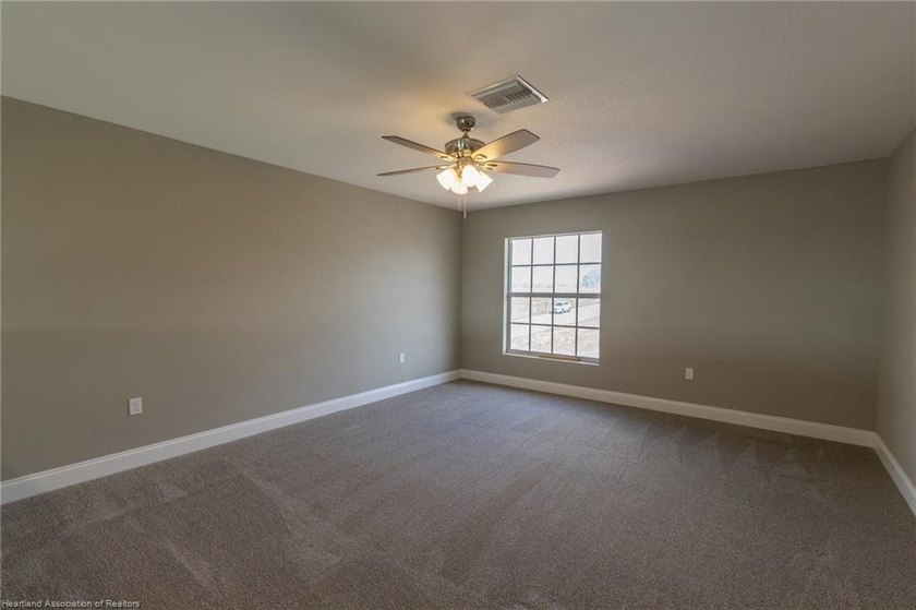Like-New Luxury Lakefront Townhome - 4BR / 3.5BA / 3 Levels - - photo 49