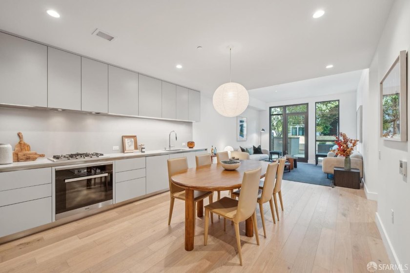 The Residences at Yerba Buena Island offer a rare opportunity to - photo 2