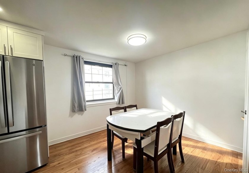 NO INTERVIEW / MOVE IN CONDITION/ Garden-Style 3 Bedroom Coop - photo 7