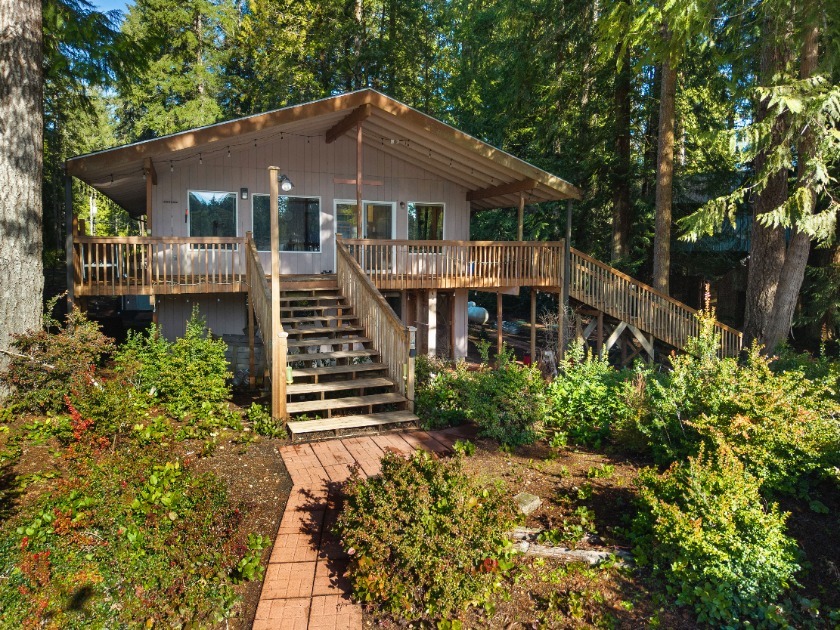 Lake Home on .8 acres, 105 feet of no bank waterfront - photo 36