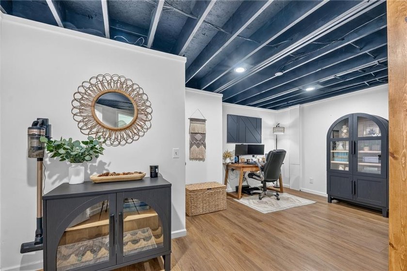 Welcome home to this beautifully updated and impeccably - photo 30