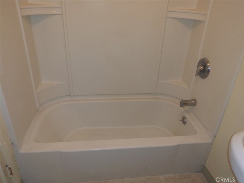 Exceptional 5-unit multifamily opportunity in Santa Ana 92706! - photo 12