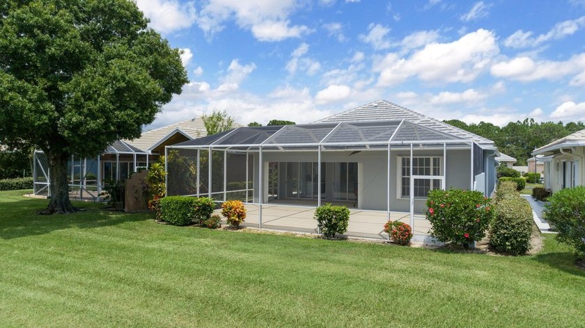 Welcome to this fully renovated 3-bedroom, 2.5-bathroom home - photo 18