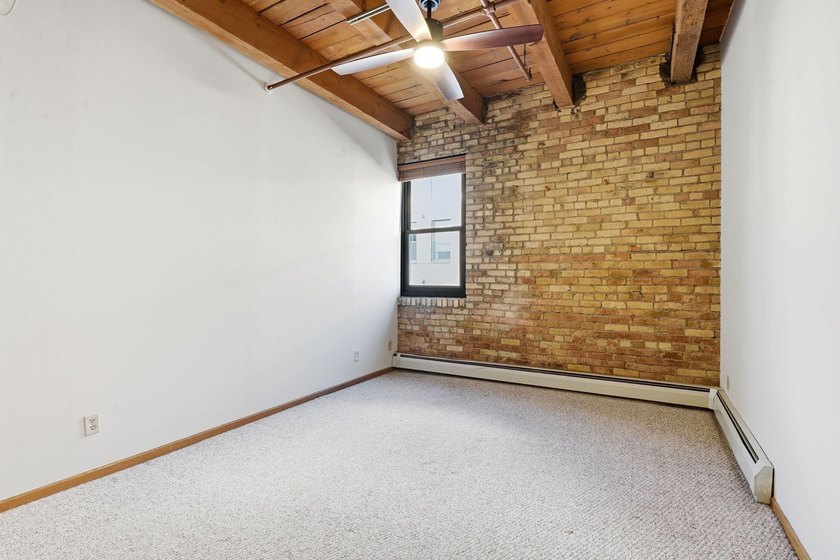 Located on a quiet street in the heart of the North Loop, you - photo 20