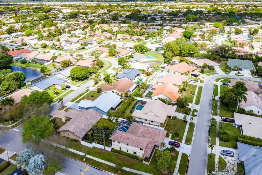 Stunning Modern Home with Heated Pool! Situated in desirable - photo 49