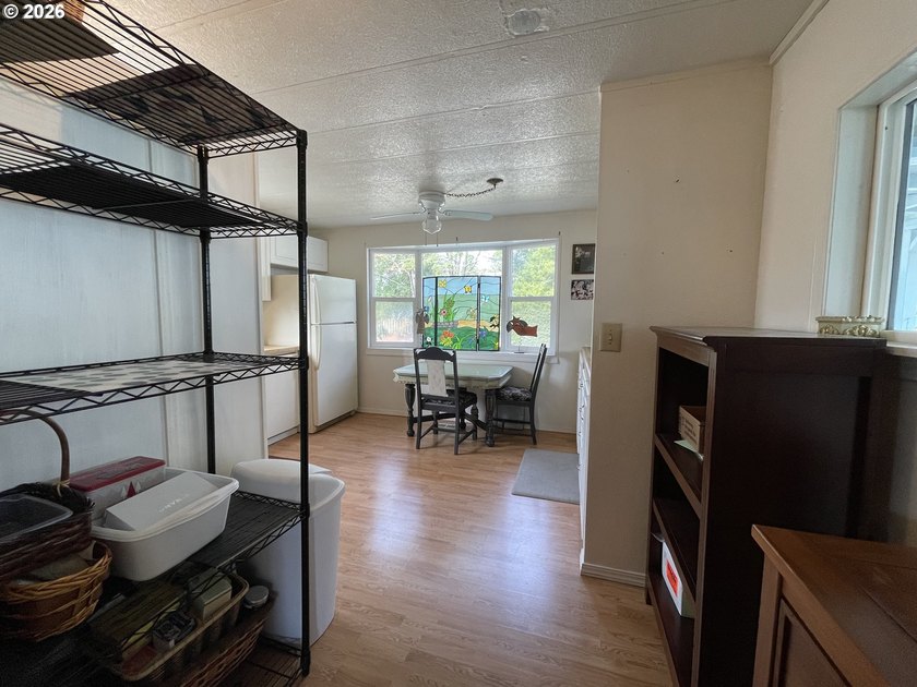 Welcome to this well kept 2 bedroom, 2 bathroom single-wide - photo 14