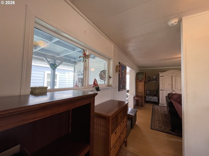 Welcome to this well kept 2 bedroom, 2 bathroom single-wide - photo 15