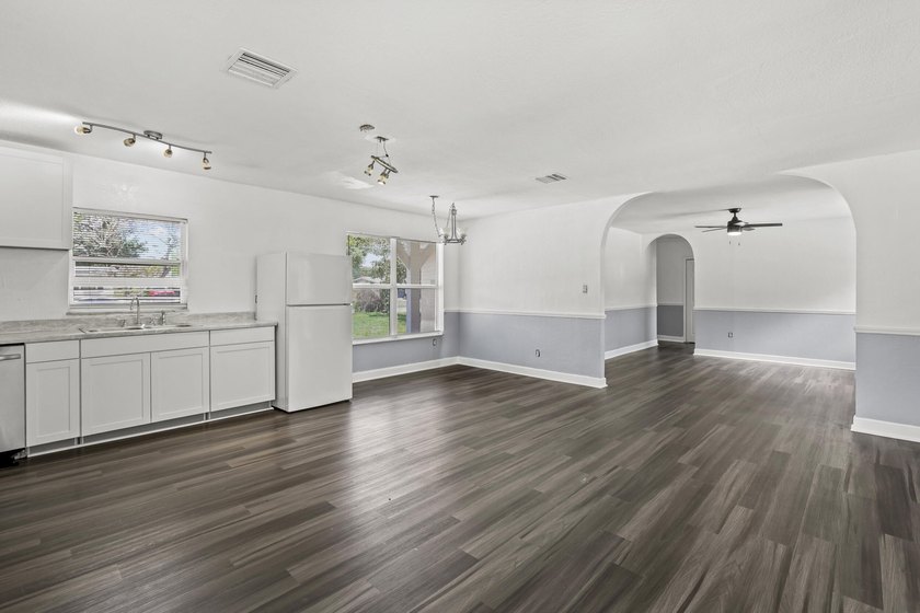 Charming 3-bedroom pool home in a great Port St. Lucie location! - photo 8