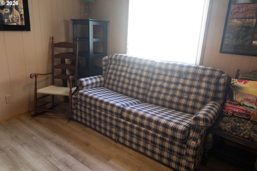 Welcome to this well kept 2 bedroom, 2 bathroom single-wide - photo 18