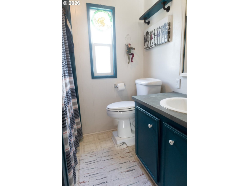 Welcome to this well kept 2 bedroom, 2 bathroom single-wide - photo 21