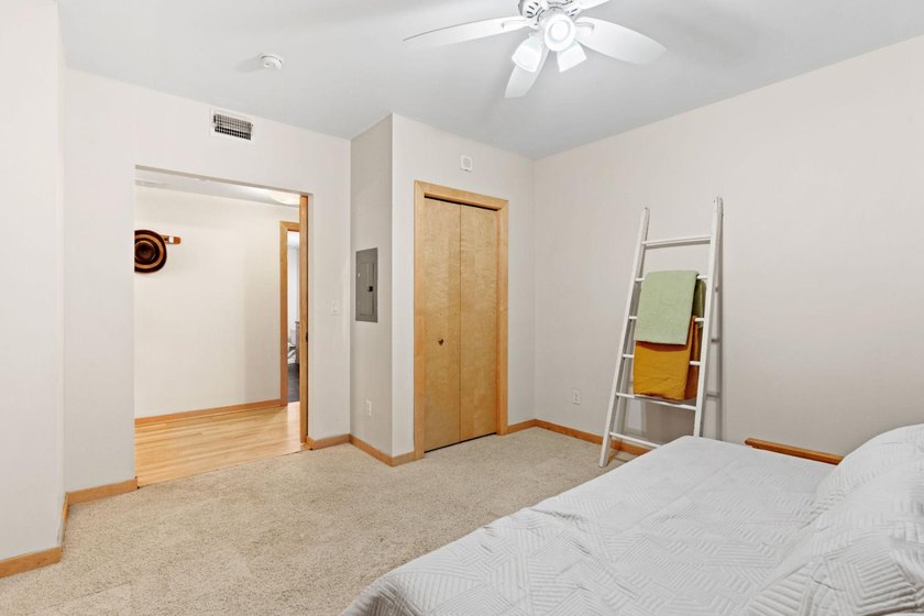 Enjoy the excitement of urban living in the heart of the Mill - photo 25