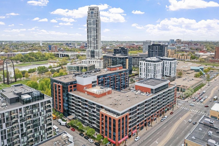 Enjoy the excitement of urban living in the heart of the Mill - photo 40