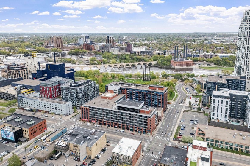 Enjoy the excitement of urban living in the heart of the Mill - photo 42