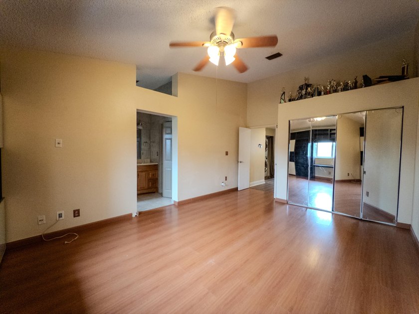 ACT FAST - waterfront, gated, investor-friendly! 2-story - photo 25