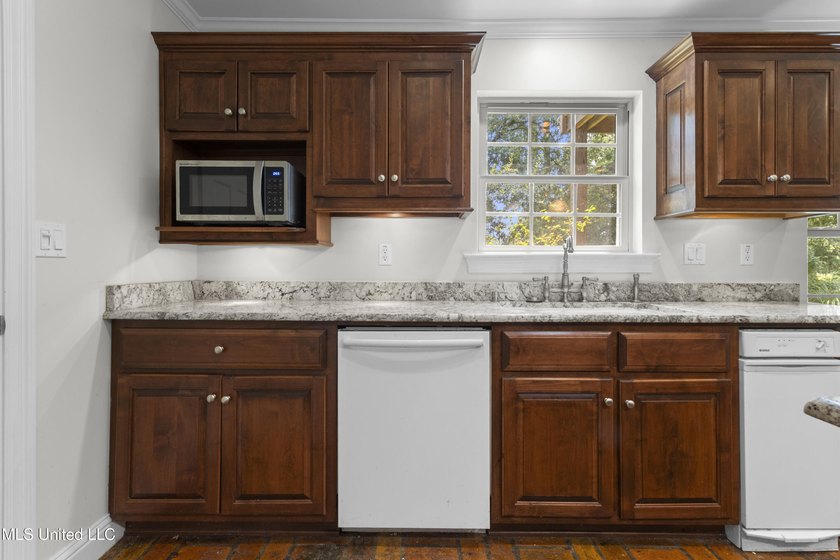 Bayou View Beauty - Perfect for Large or Multi-Generational - photo 18