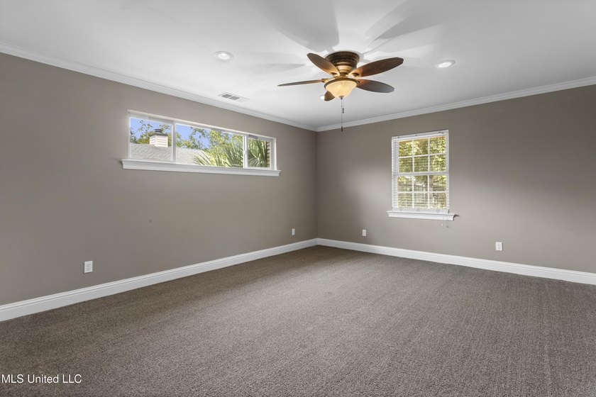 Bayou View Beauty - Perfect for Large or Multi-Generational - photo 31
