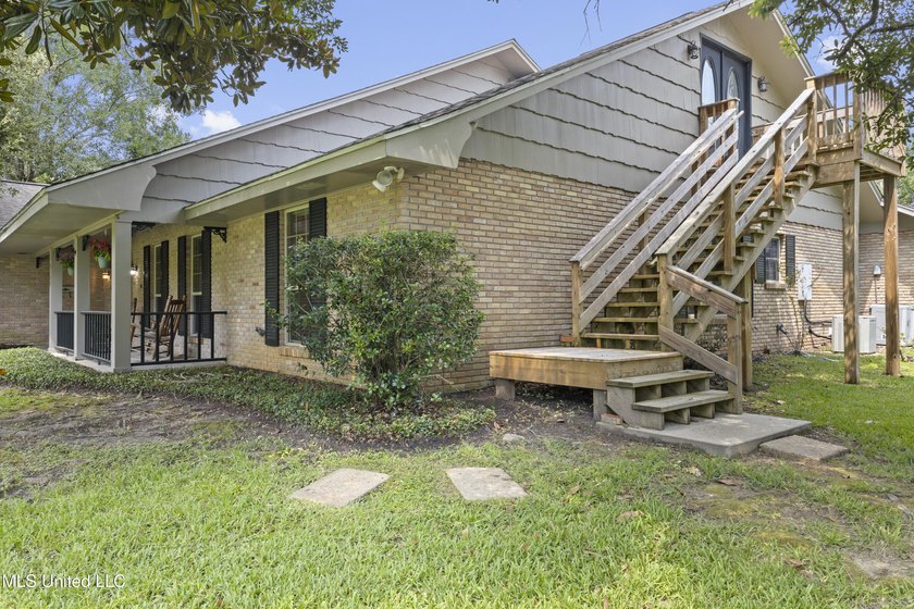 Bayou View Beauty - Perfect for Large or Multi-Generational - photo 36