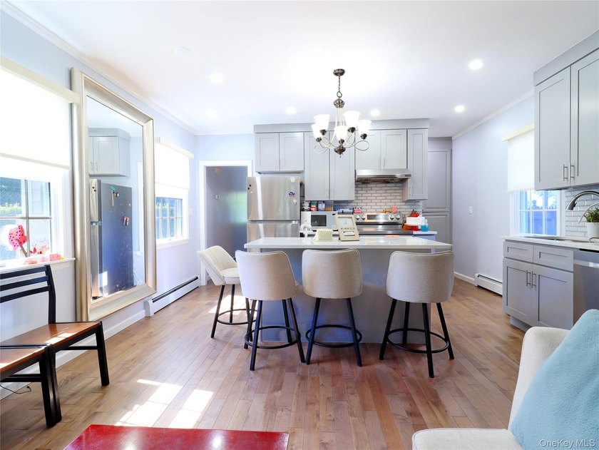 Renovated in 2020. 3 Bedrooms,1 Full Bath Cozy Colonial Zoned in - photo 14