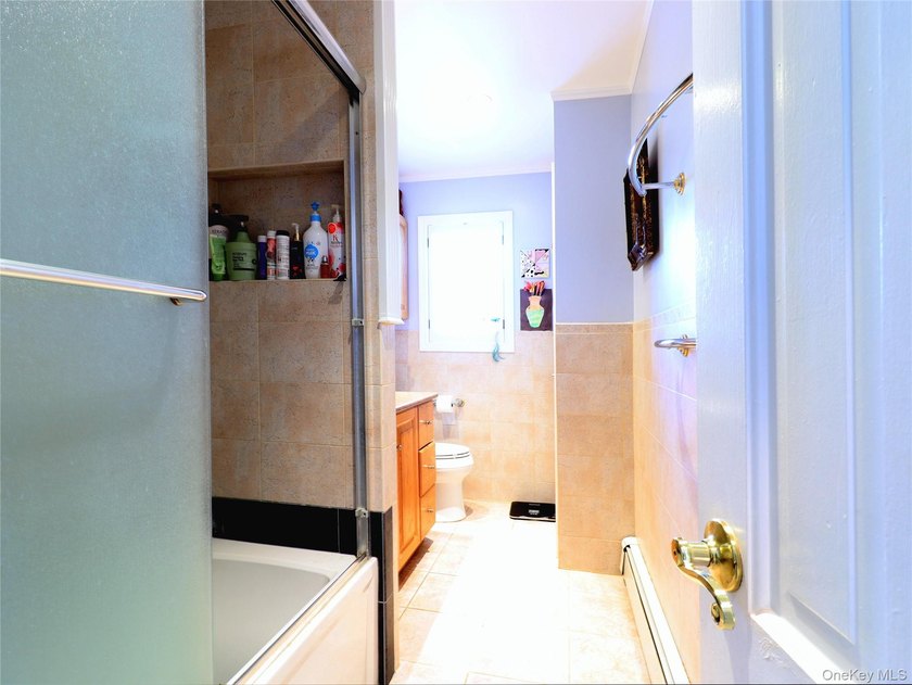 Renovated in 2020. 3 Bedrooms,1 Full Bath Cozy Colonial Zoned in - photo 17