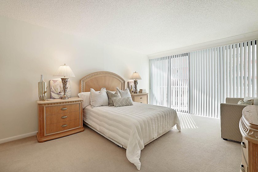 Experience the ultimate in oceanfront luxury with this rarely - photo 25