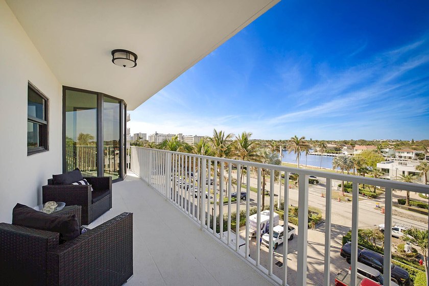 Experience the ultimate in oceanfront luxury with this rarely - photo 31