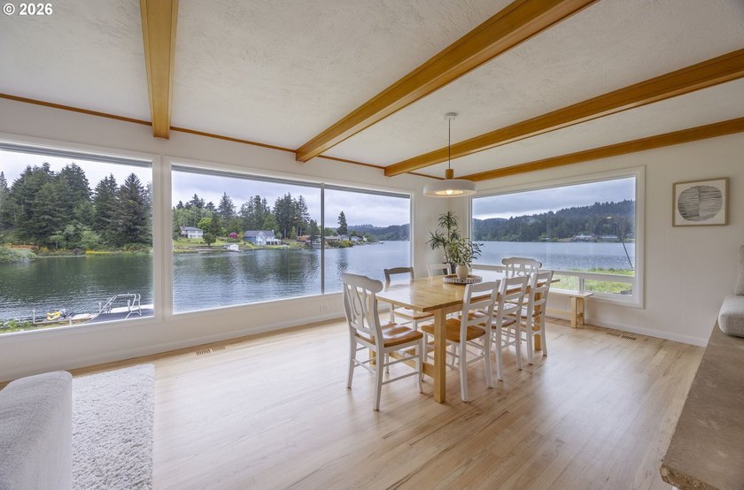 Enjoy this classic lakefront home with stunning views on the - photo 8