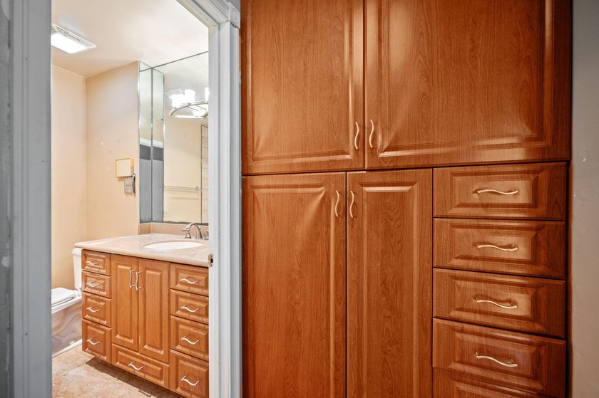 Best location in West Broward, Plantation to own this fee simple - photo 17