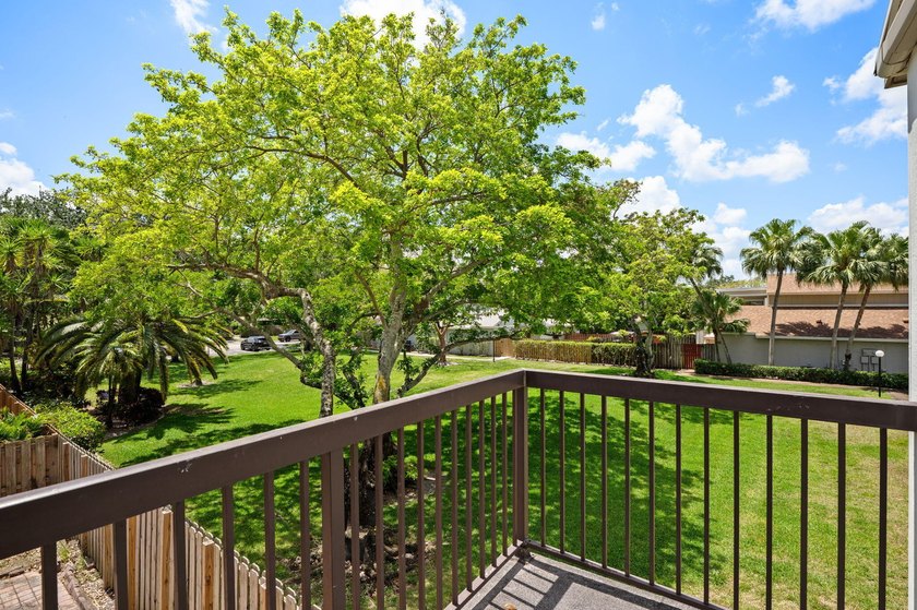 Best location in West Broward, Plantation to own this fee simple - photo 24