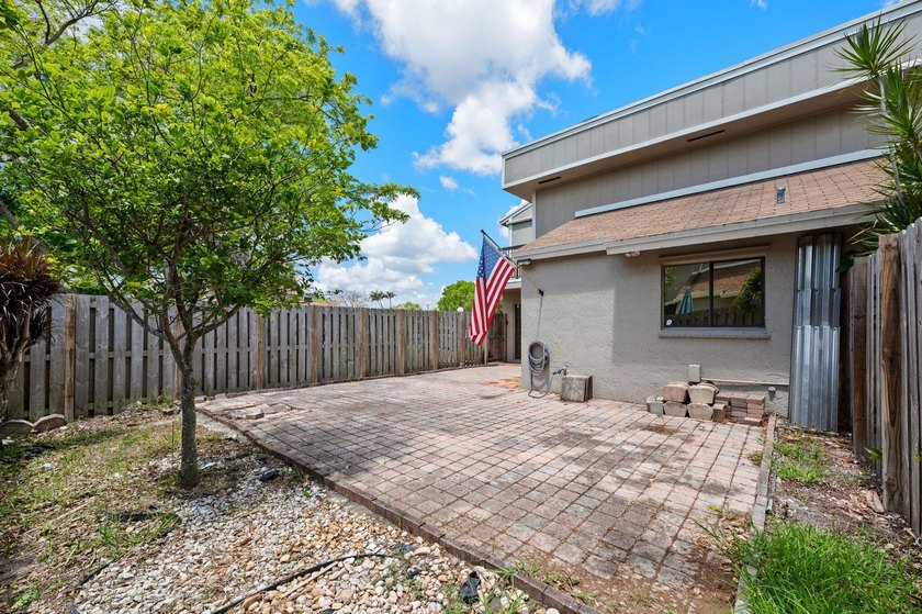 Best location in West Broward, Plantation to own this fee simple - photo 28
