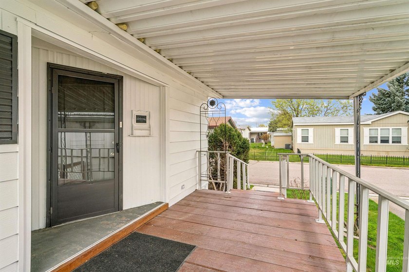 Fully Updated Home in Active 55+ Gated Community. It's not just - photo 22