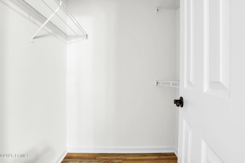 JUST REDUCED! Motivated Sellers! Fully renovated and ready for - photo 31
