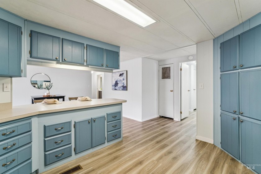Fully Updated Home in Active 55+ Gated Community. It's not just - photo 33