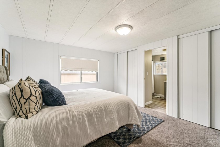 Fully Updated Home in Active 55+ Gated Community. It's not just - photo 36