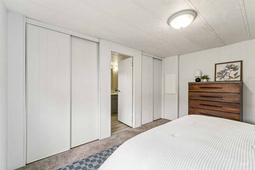 Fully Updated Home in Active 55+ Gated Community. It's not just - photo 38