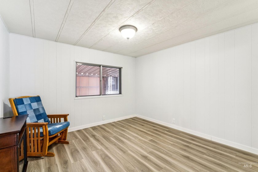 Fully Updated Home in Active 55+ Gated Community. It's not just - photo 44