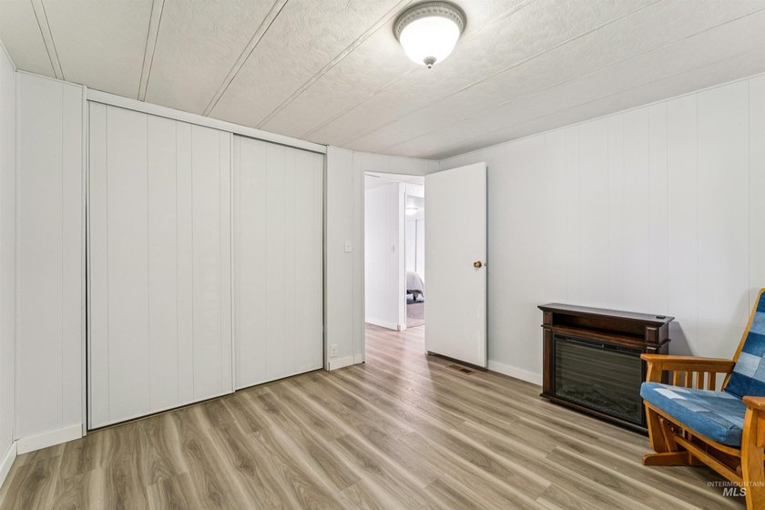 Fully Updated Home in Active 55+ Gated Community. It's not just - photo 45