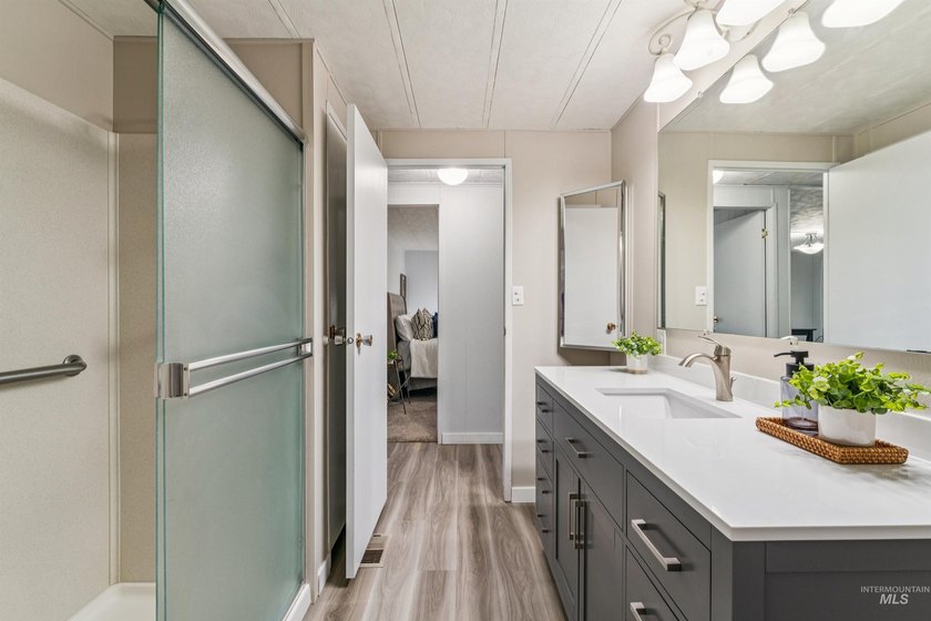 Fully Updated Home in Active 55+ Gated Community. It's not just - photo 46