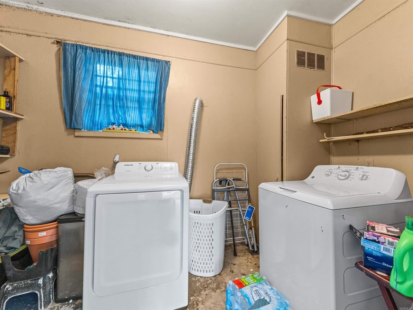 Nestled in a convenient Hot Springs location, this 3-bedroom, 1 - photo 8