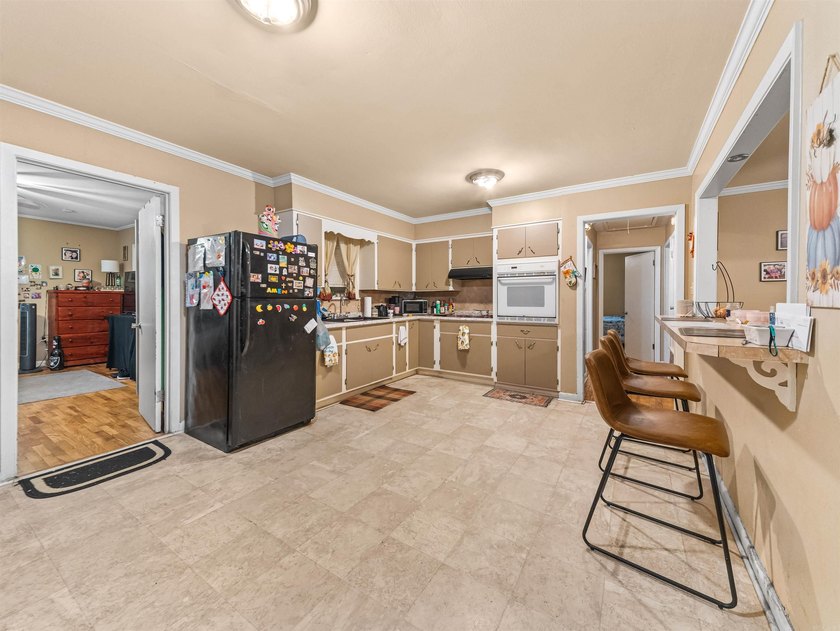Nestled in a convenient Hot Springs location, this 3-bedroom, 1 - photo 9