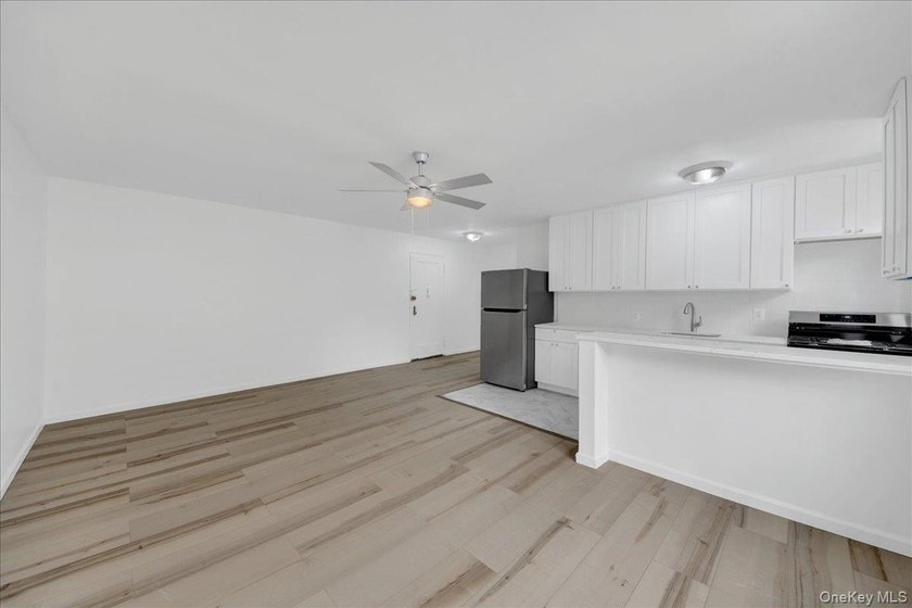 ALL UTILITIES INCLUDED AND FULLY RENOVATED!!!! Welcome to - photo 8