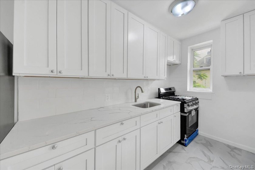 ALL UTILITIES INCLUDED AND FULLY RENOVATED!!!! Welcome to - photo 9